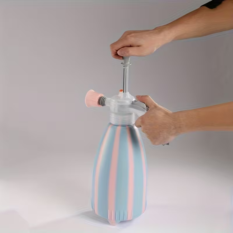 2-liter pressure watering can, suitable for home gardening