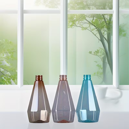 Wholesale plastic spray bottles, random colors, gourd-shaped design.