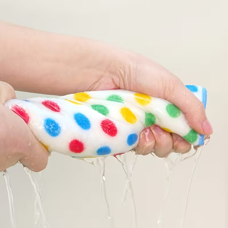 50-piece pack of polka dot coral microfiber fabric | Non-greasy, lint-free
