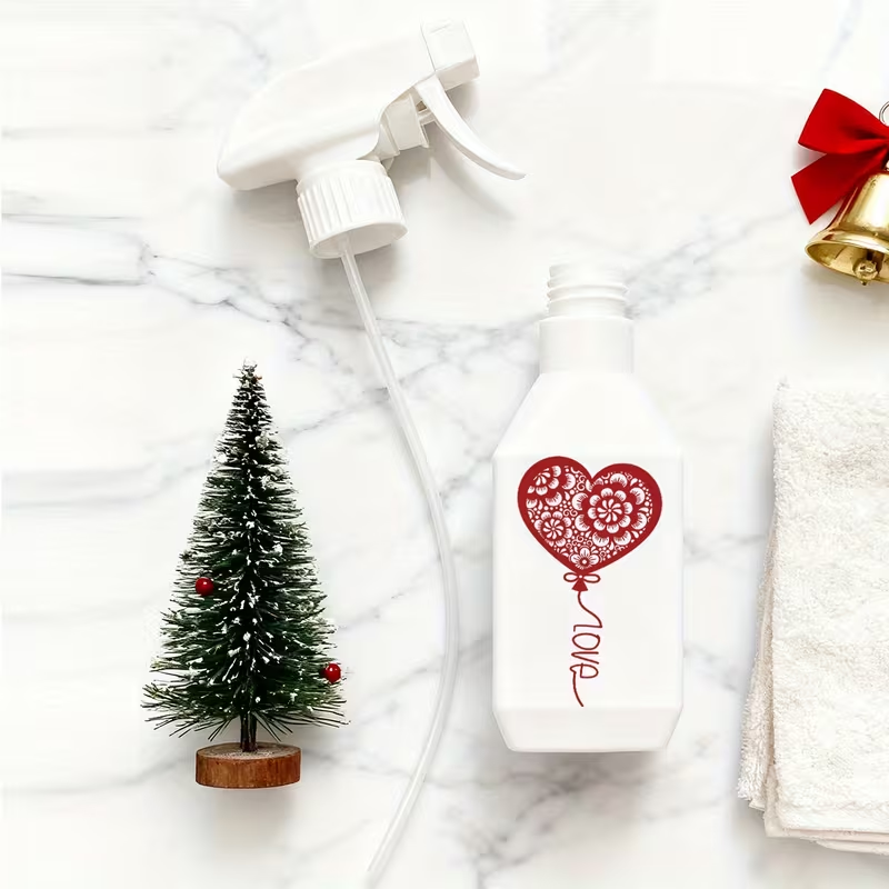 A 300ml/10.6oz romantic Valentine's Day themed watering can | Multi-functional spray bottle